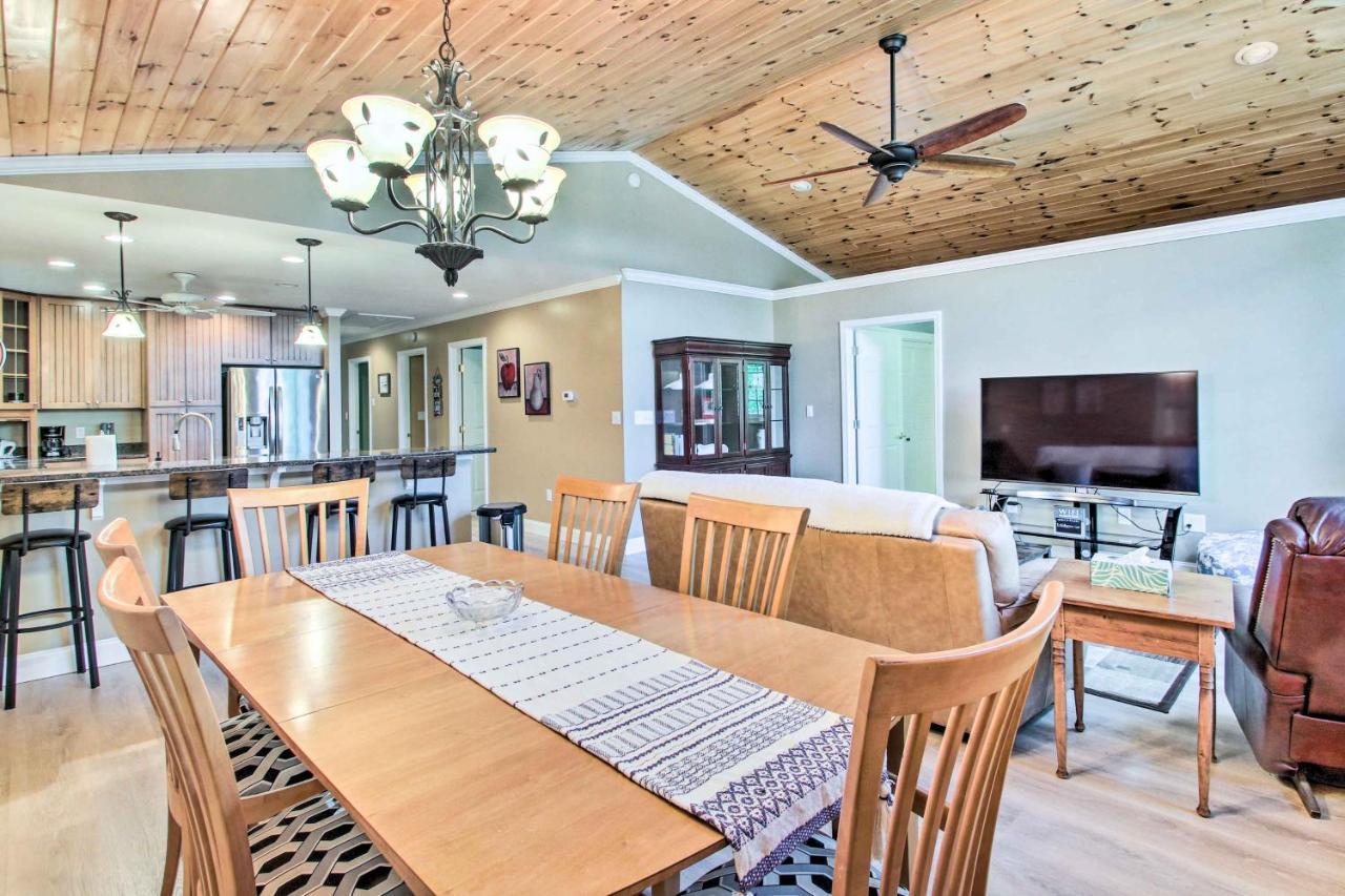 Readfield Retreat With Lake Maranacook Views! Exterior photo